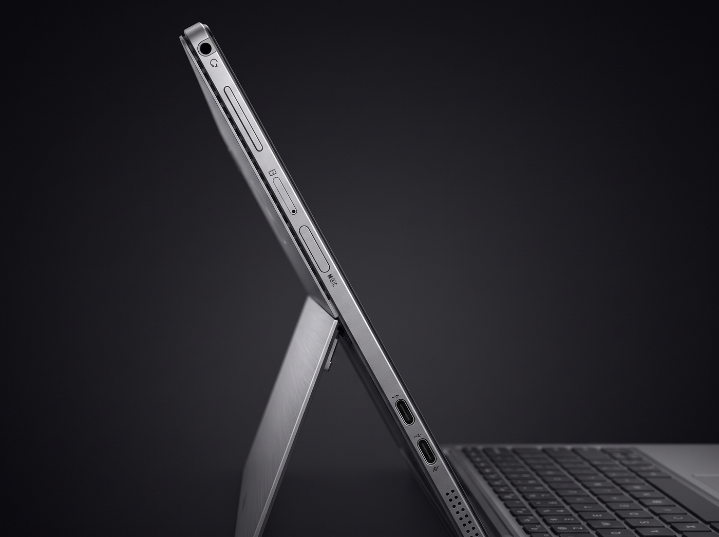 Modern ports for your everyday workspace.